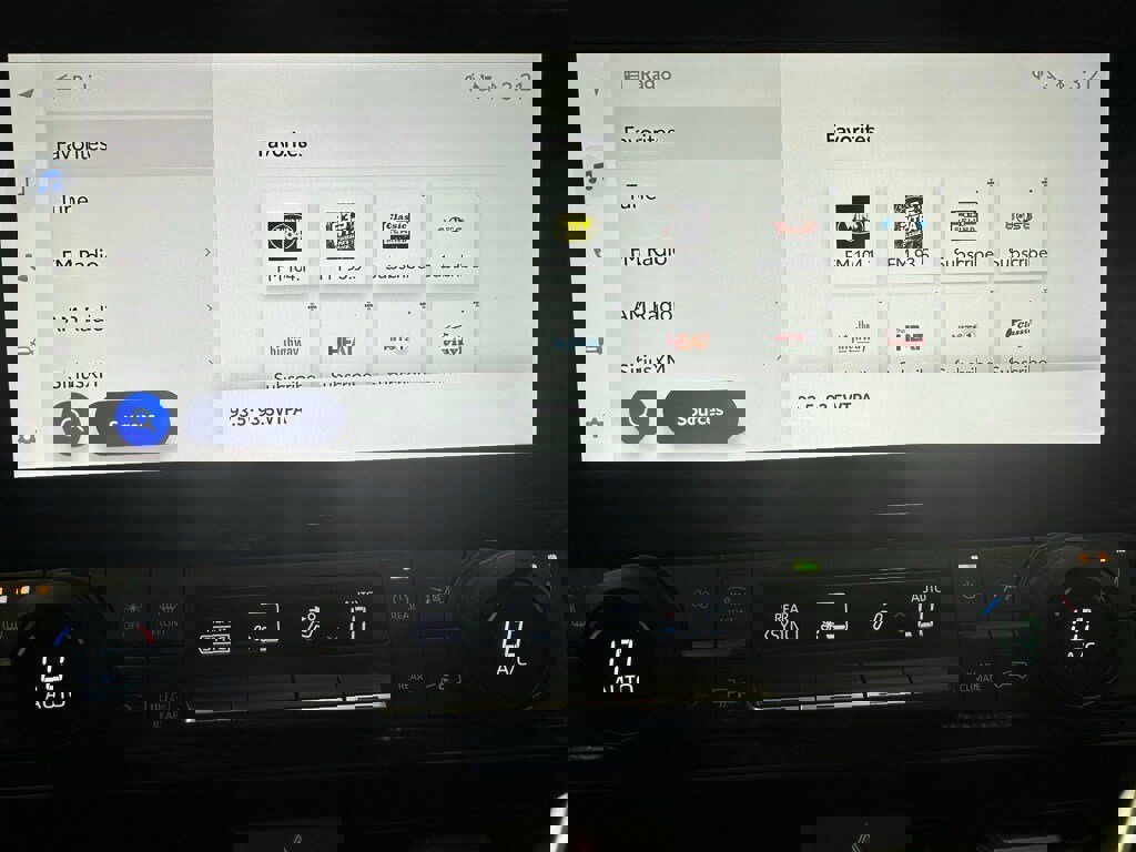 Used 2025 Toyota Grand Highlander AWD image 28