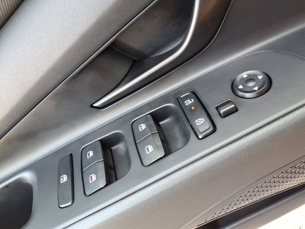 Used 2026 Hyundai Elantra Sport FWD image 17