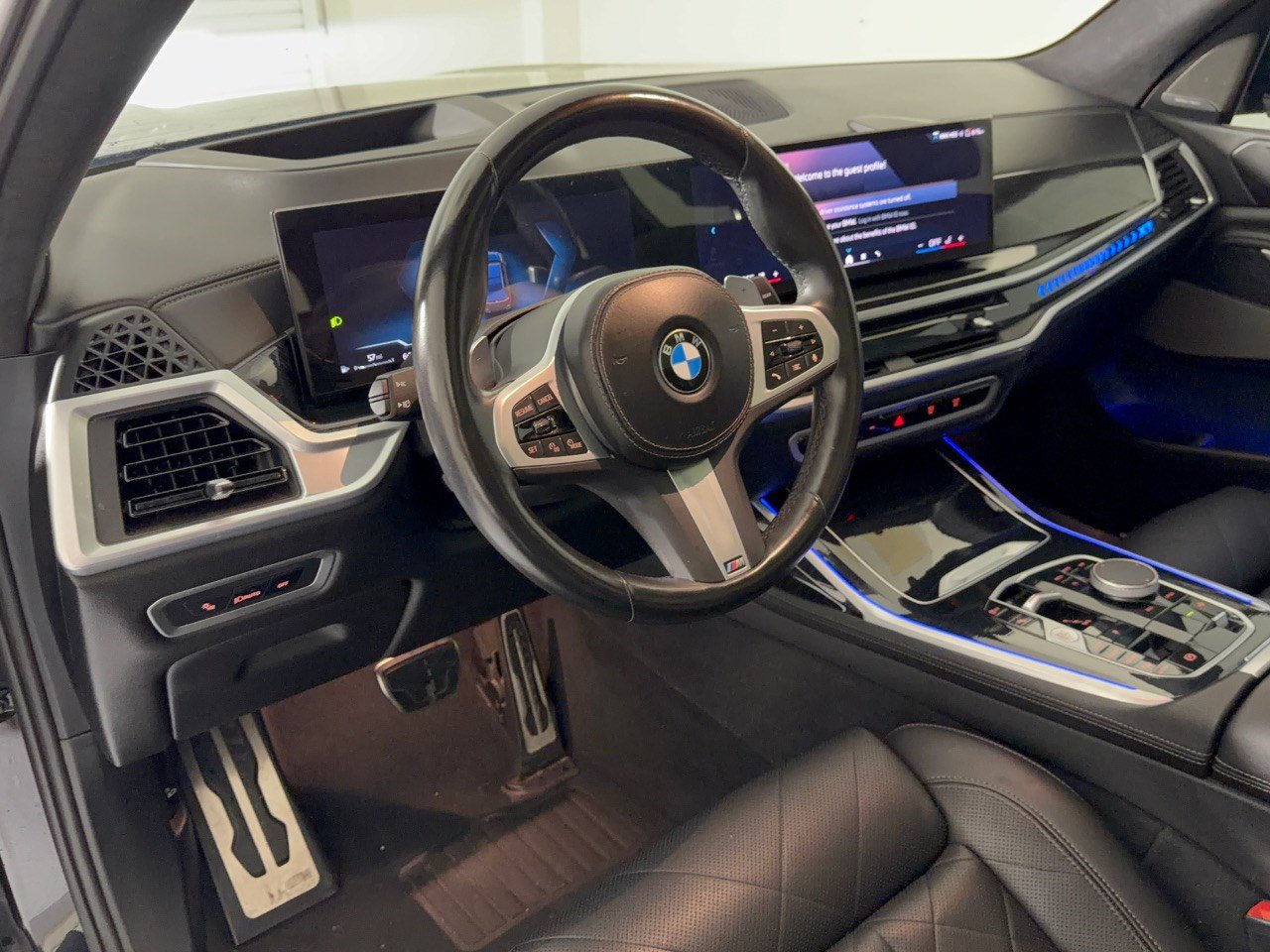 Certified 2024 BMW X7 xDrive40i w/ M Sport Package AWD/4WD image 4