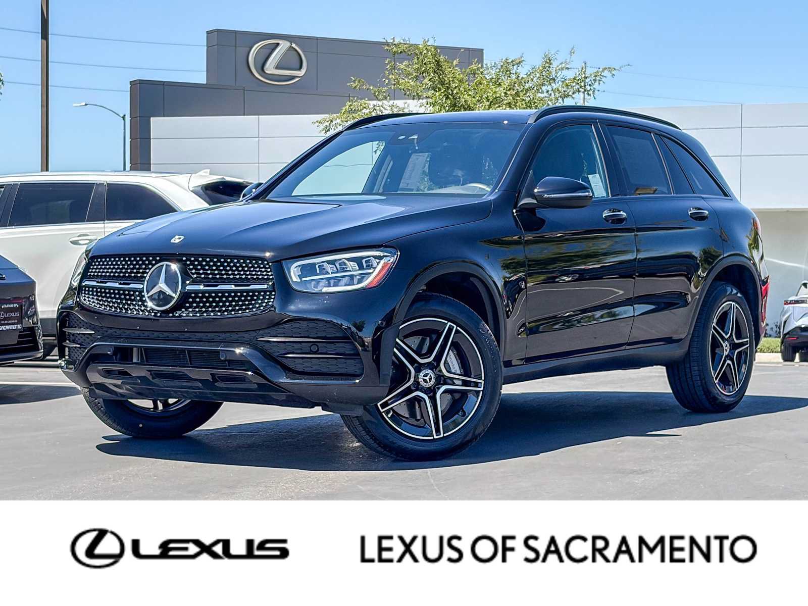 Used 2022 Mercedes-Benz GLC 300 4MATIC image 1