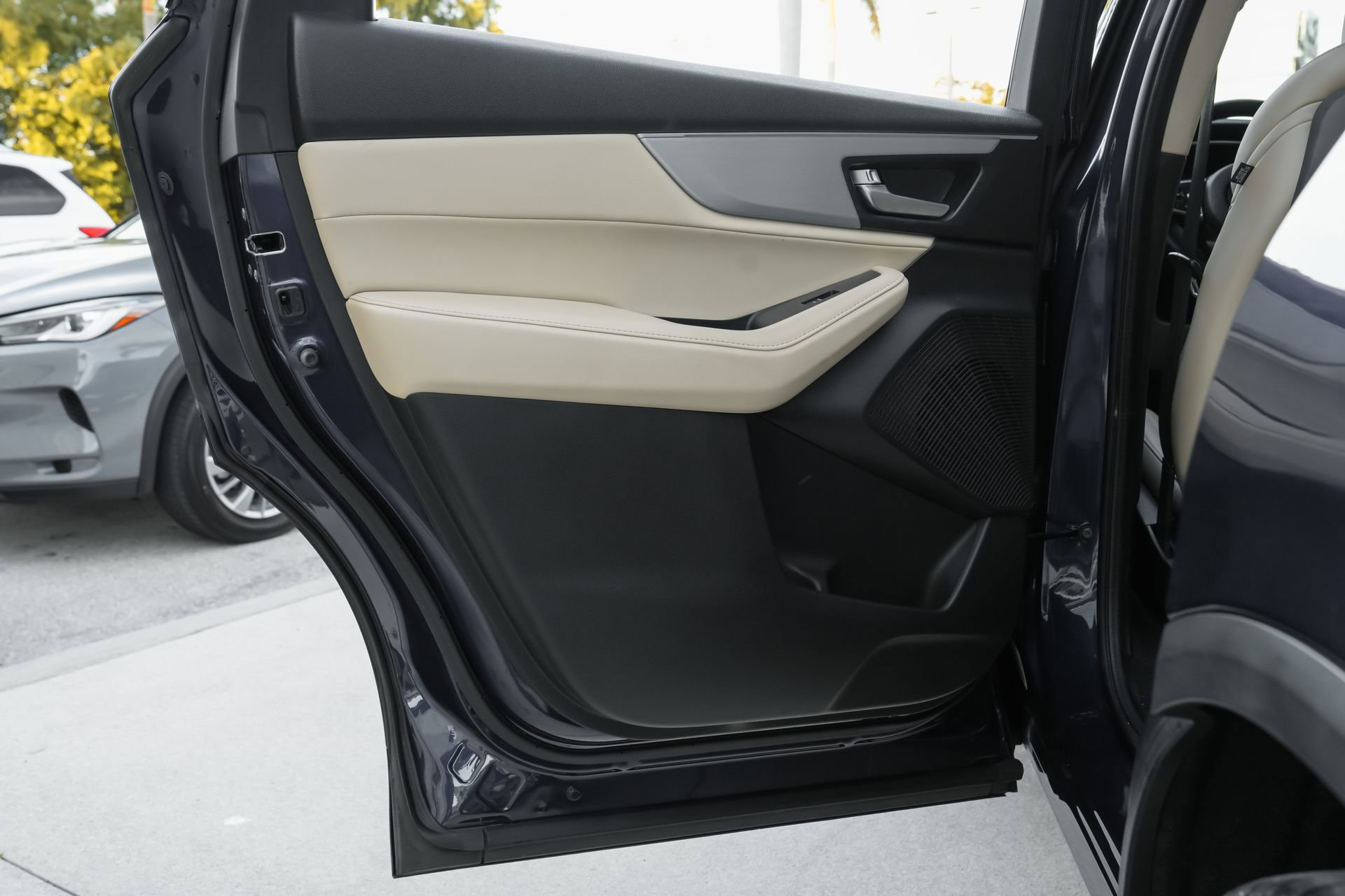 Used 2022 Acura MDX FWD image 33