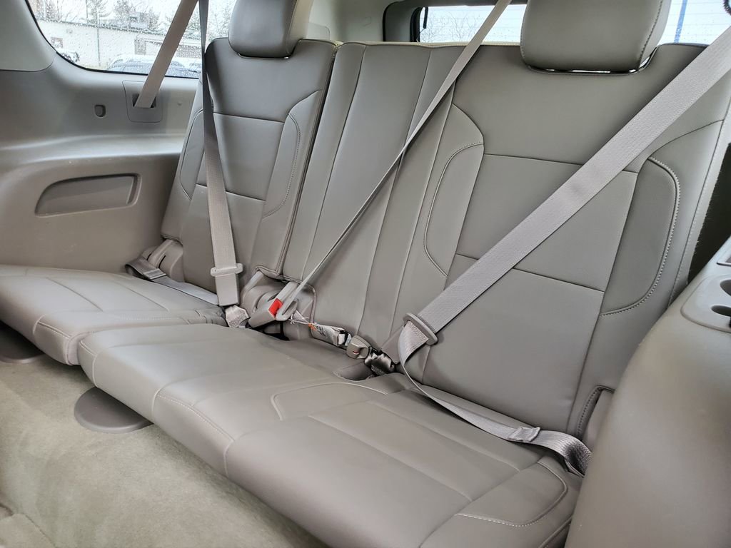 Used 2016 Chevrolet Suburban LTZ image 9