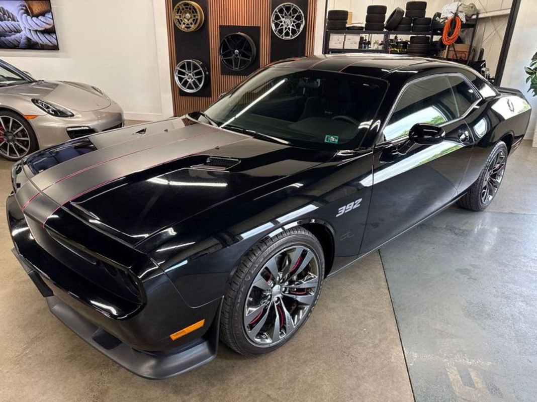 Used 2014 Dodge Challenger SRT8 Core RWD image 1