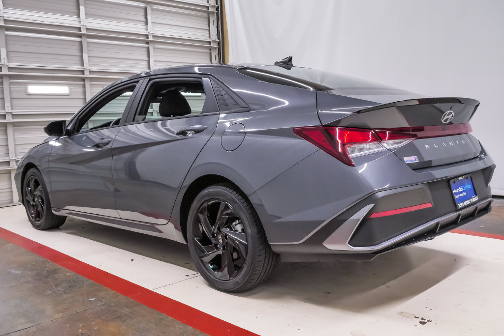 Certified 2026 Hyundai Elantra Sport FWD image 8