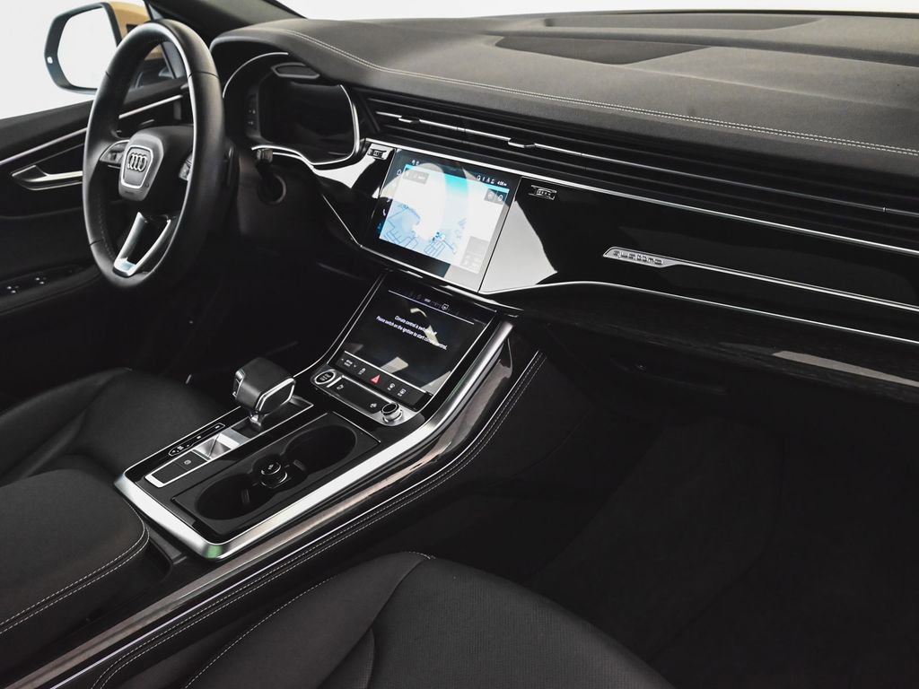 Used 2024 Audi Q8 Premium Plus w/ Premium Plus Package image 37