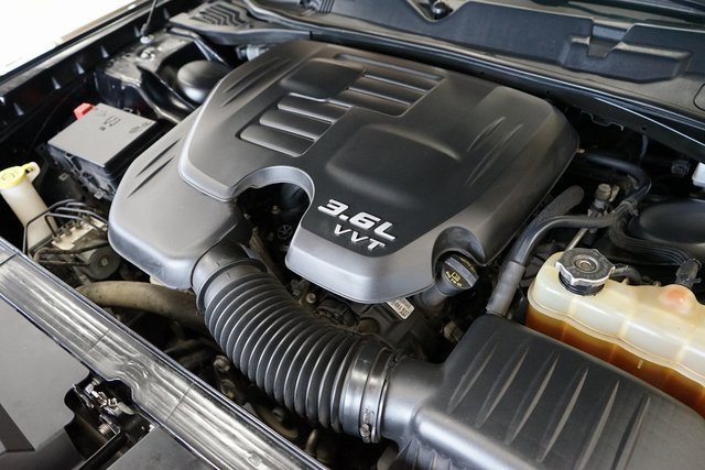 Used 2019 Dodge Challenger SXT image 44