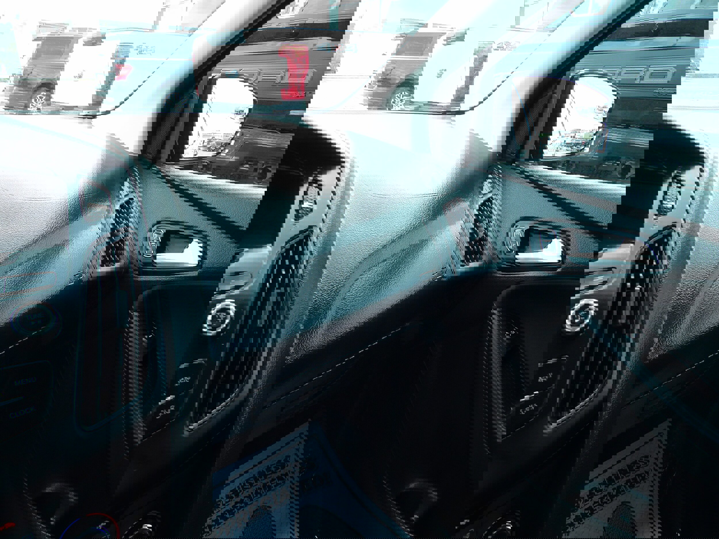 Used 2016 Ford Focus SE w/ SE Cold Weather Package image 13