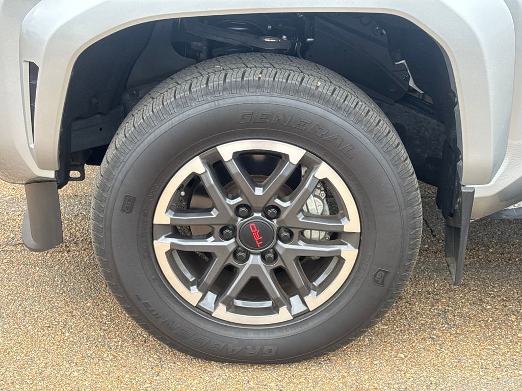 Used 2024 Toyota Tacoma TRD Sport w/ TRD Sport Upgrade Package image 24