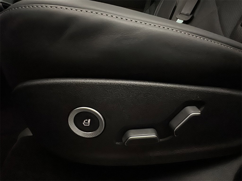 Certified 2025 Genesis GV80 3.5T Prestige image 15