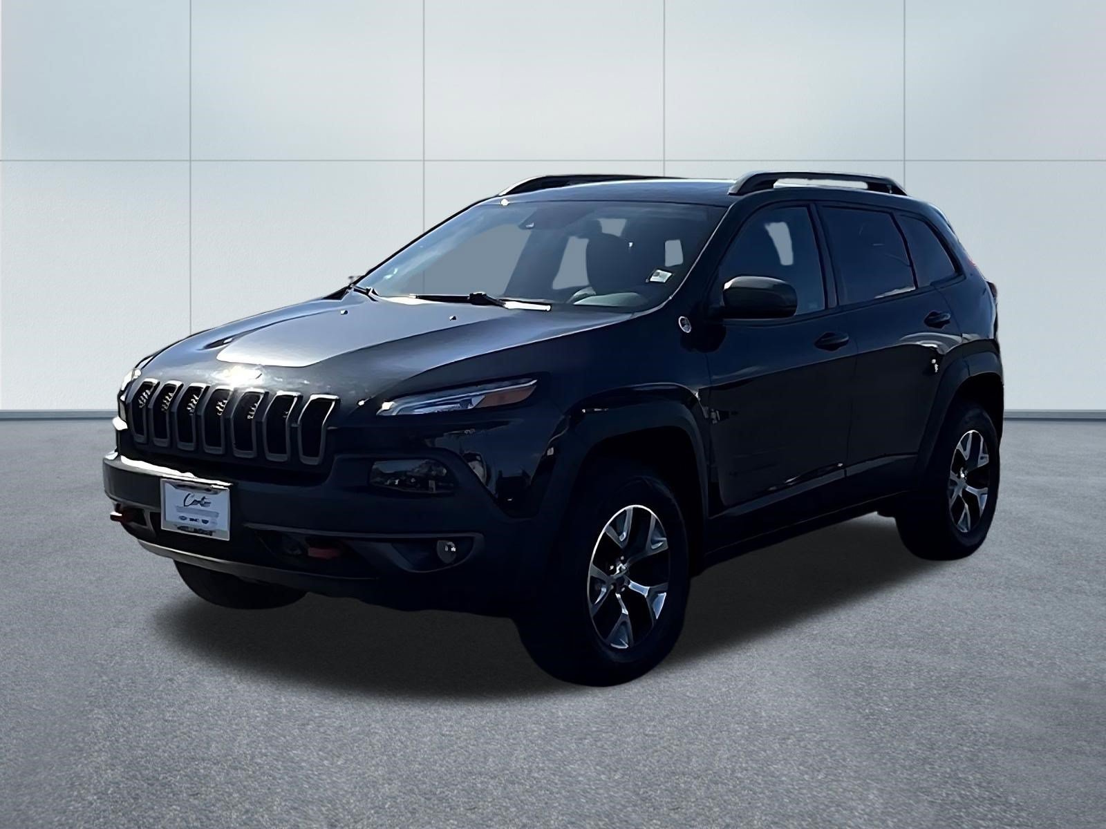 Used 2016 Jeep Cherokee Trailhawk w/ Leather Interior Group AWD/4WD image 3
