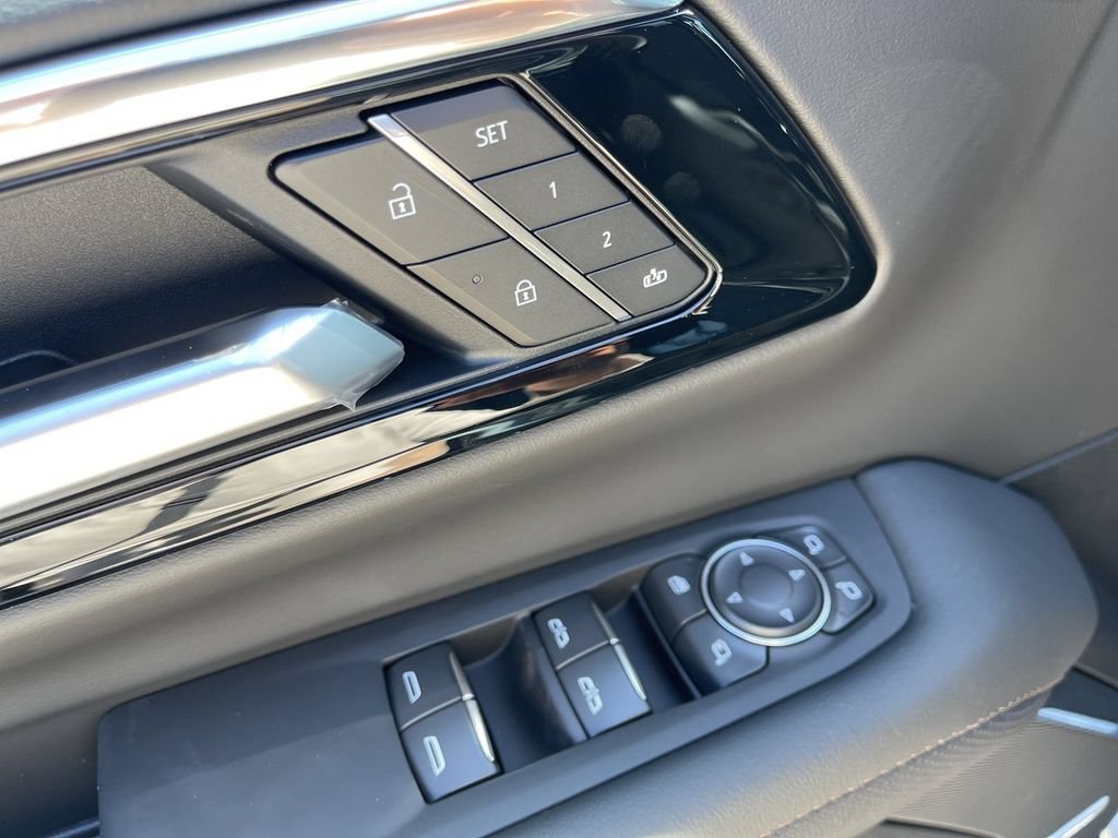 New 2026 Chevrolet Suburban High Country AWD/4WD image 13