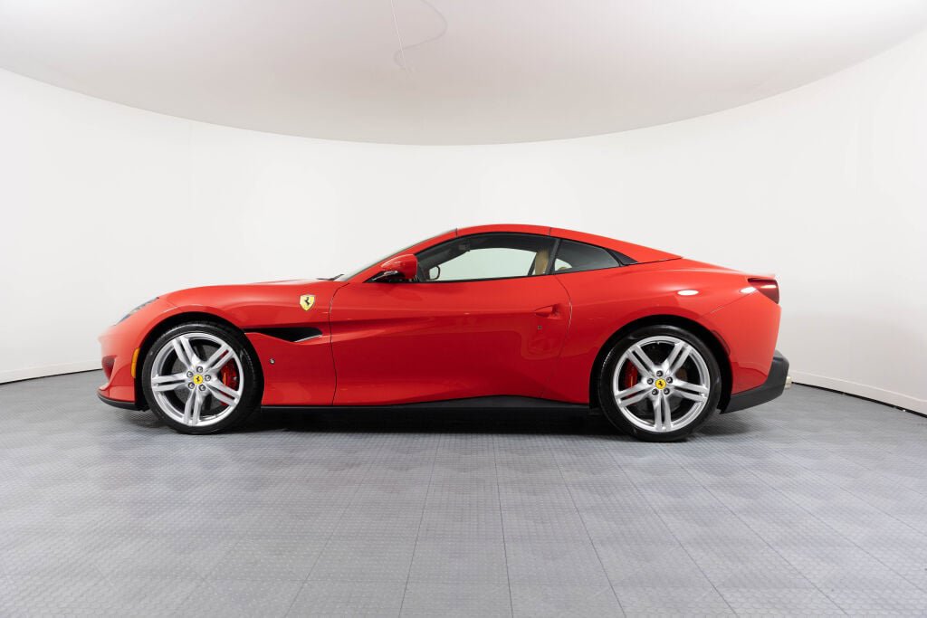 Certified 2020 Ferrari Portofino RWD image 8