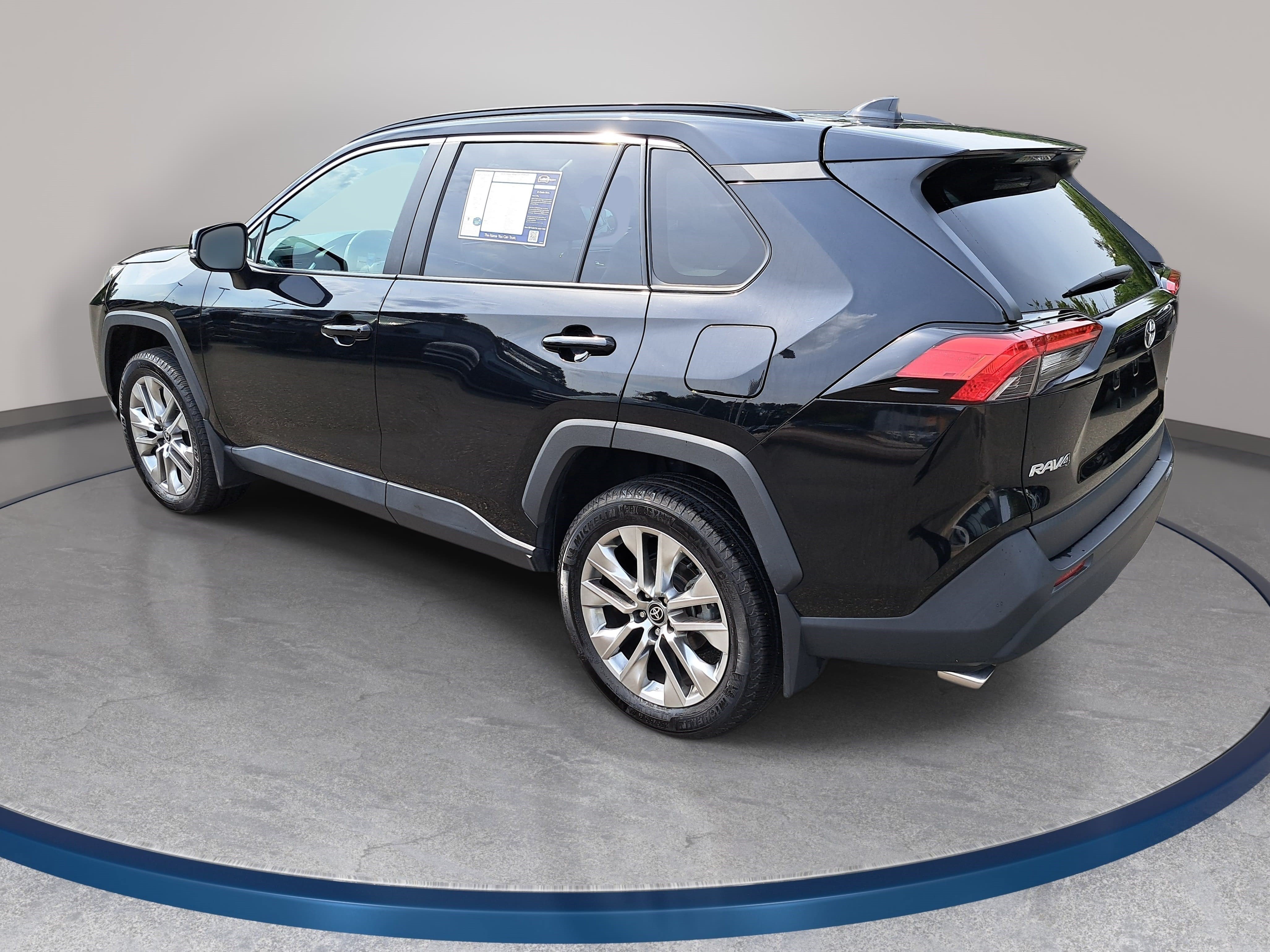 Used 2024 Toyota RAV4 XLE Premium FWD image 7