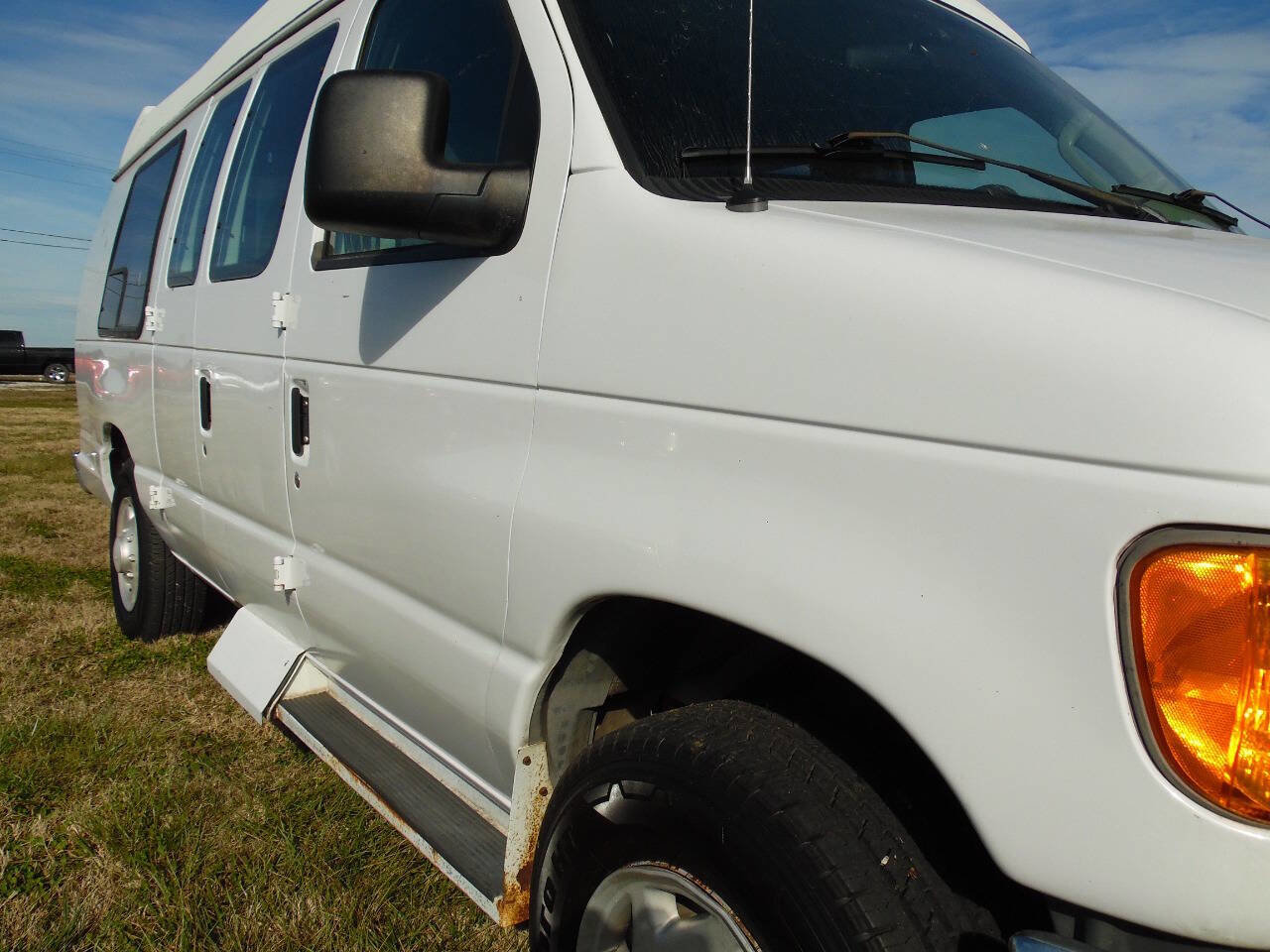 Used 2004 Ford E-250 and Econoline 250 Extended image 15