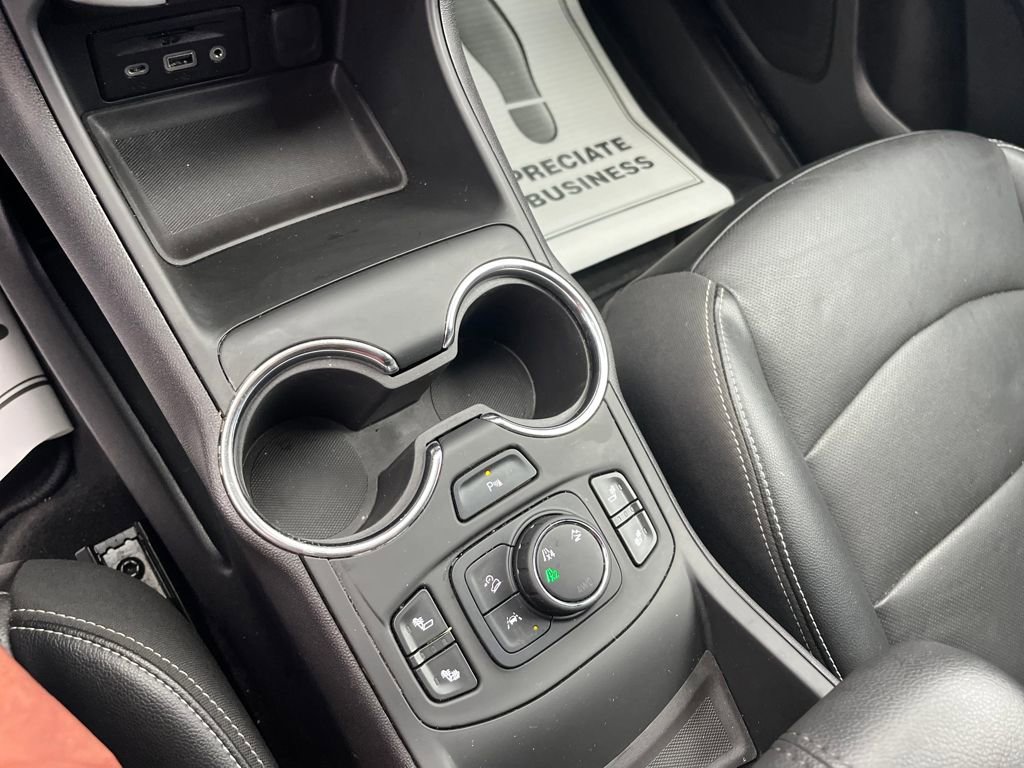 Used 2024 GMC Terrain SLT w/ Tech Package image 17