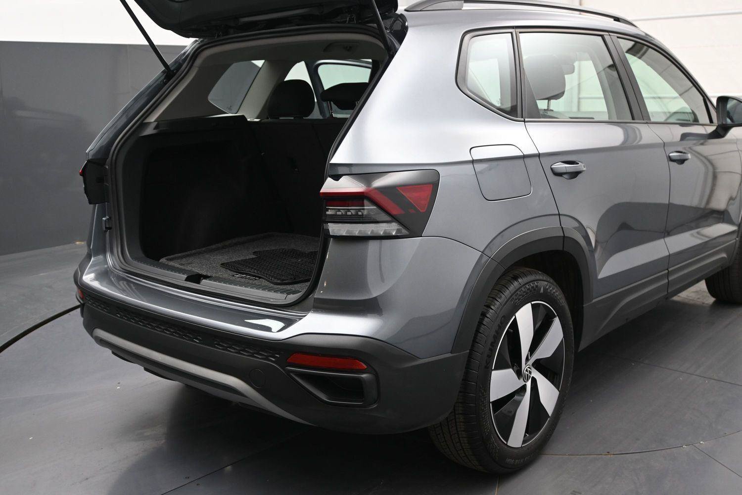 Certified 2025 Volkswagen Taos S AWD/4WD image 14