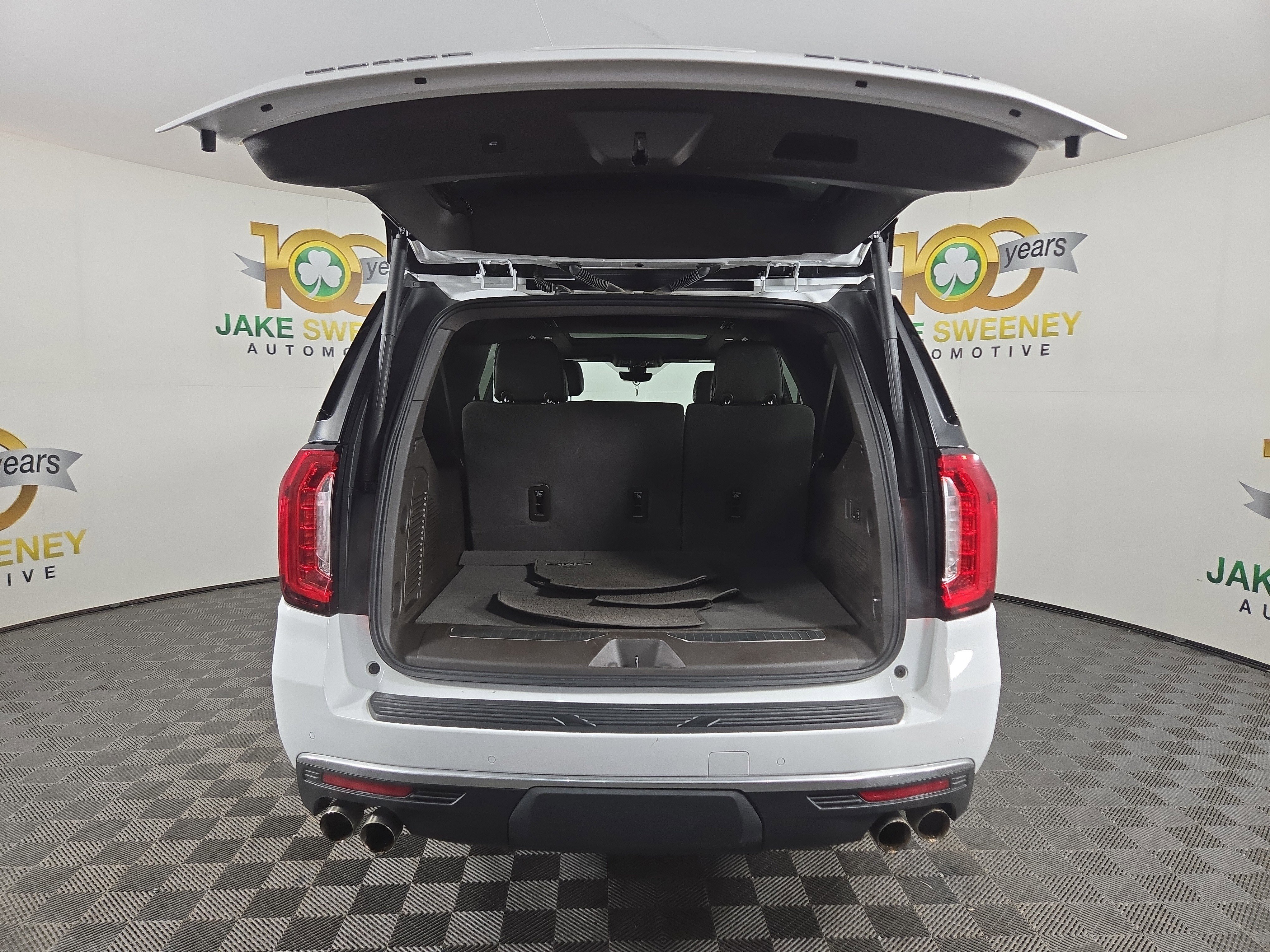 Used 2022 GMC Yukon XL Denali w/ Denali Premium Package image 35