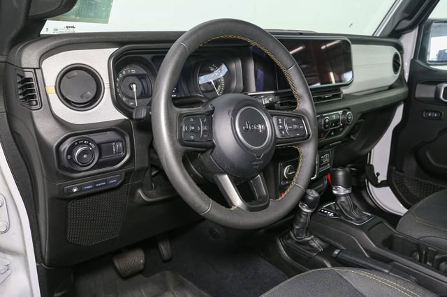 Used 2024 Jeep Wrangler Unlimited AWD/4WD image 21