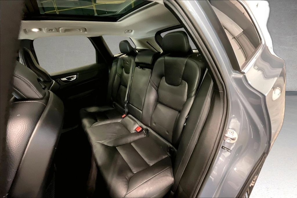 Used 2023 Volvo XC60 B5 Plus w/ Climate Package AWD/4WD image 22