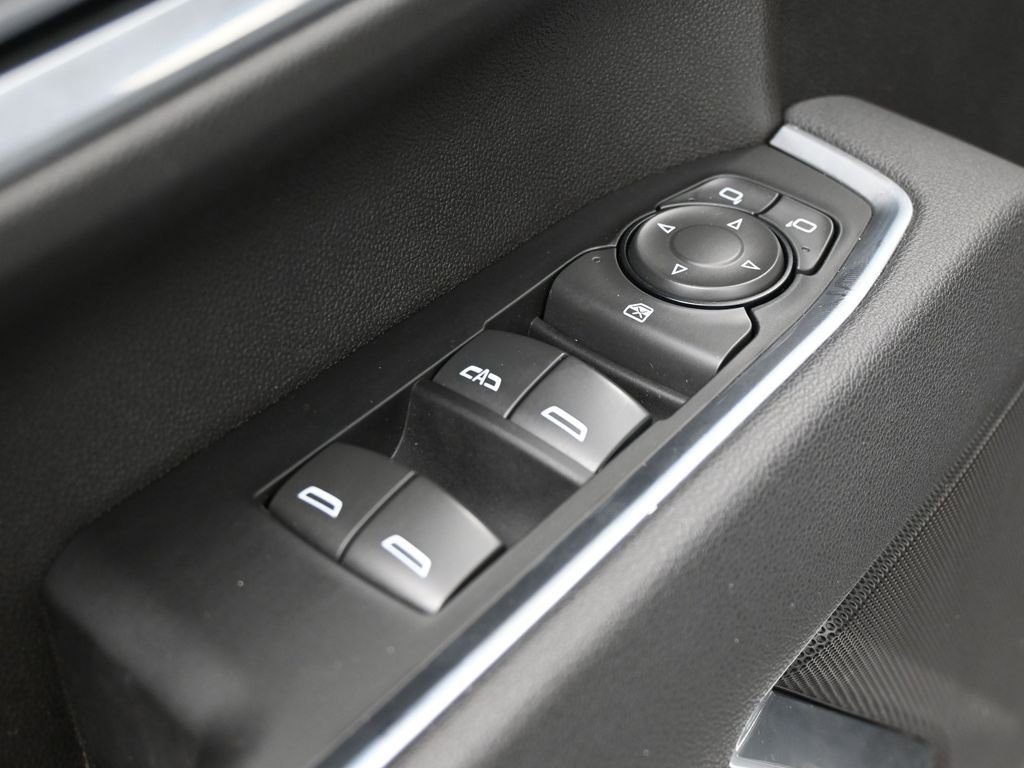 Used 2025 Chevrolet Silverado 2500 LT w/ Convenience Package image 14