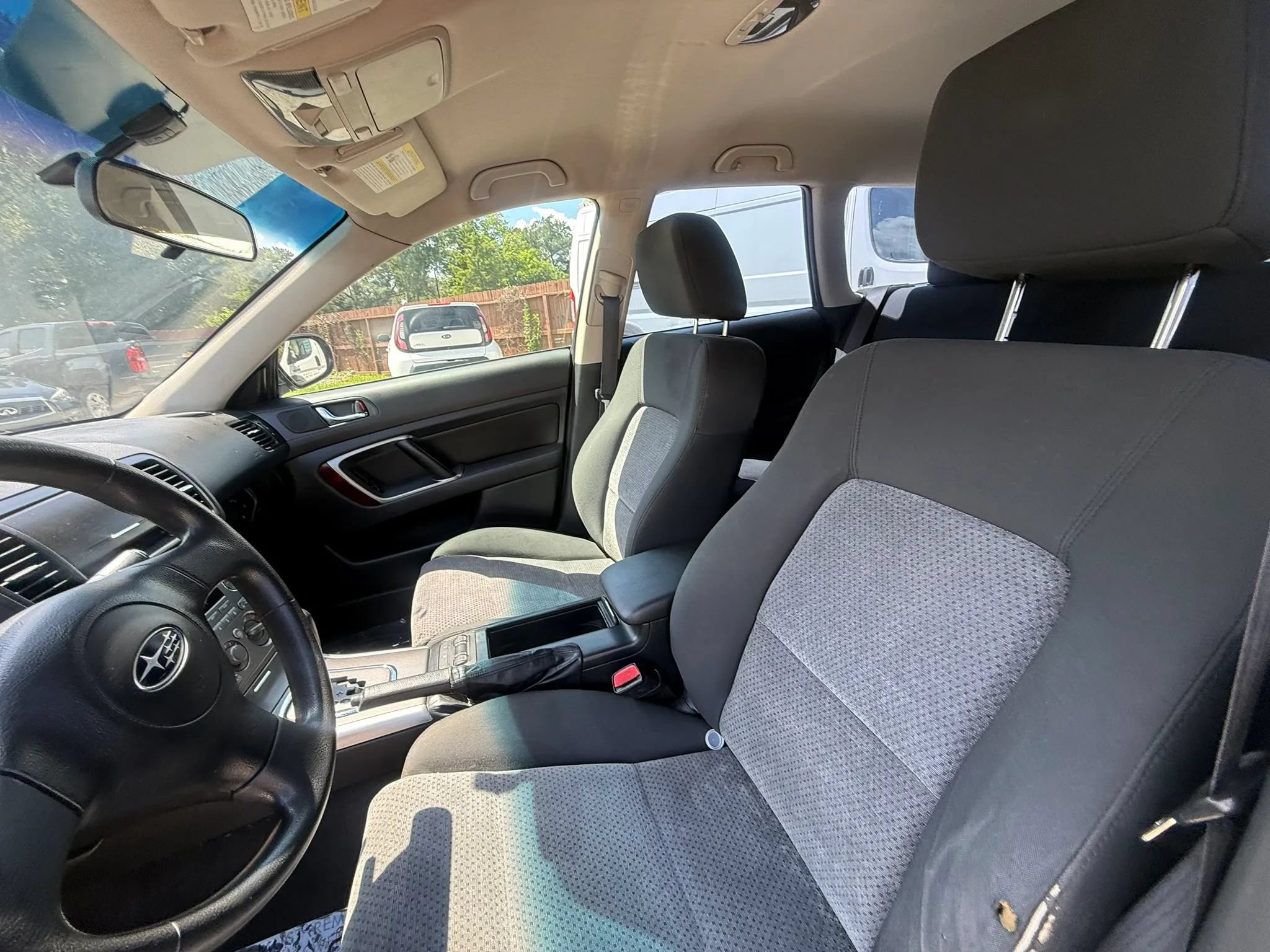 Used 2006 Subaru Outback 2.5i AWD/4WD image 9