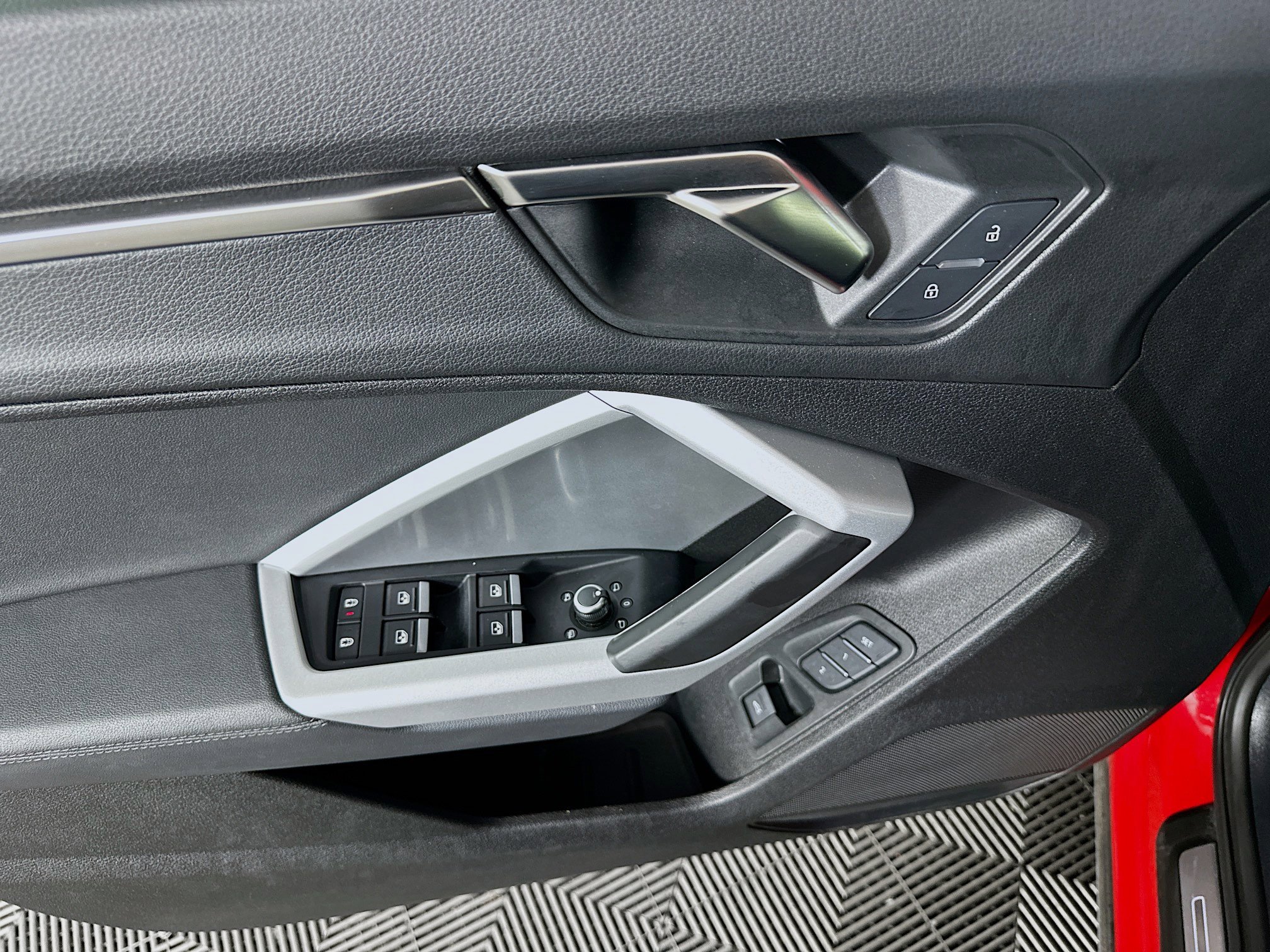 Used 2024 Audi Q3 2.0T Premium image 15