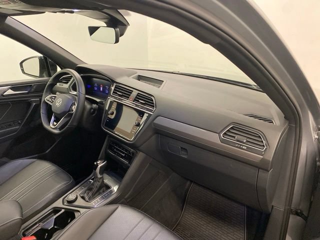 Used 2024 Volkswagen Tiguan SE R-Line AWD/4WD image 23