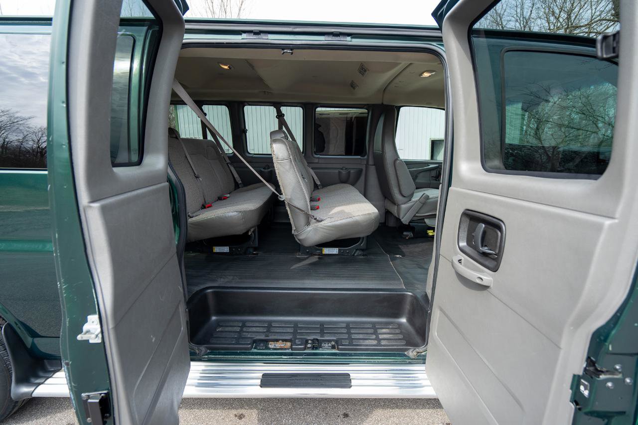 Used 2014 Chevrolet Express 3500 LS image 20