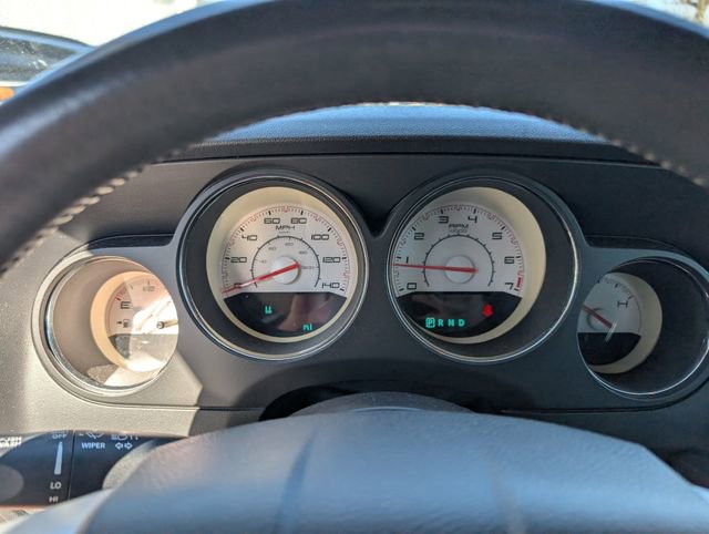 Used 2014 Dodge Challenger SXT image 10