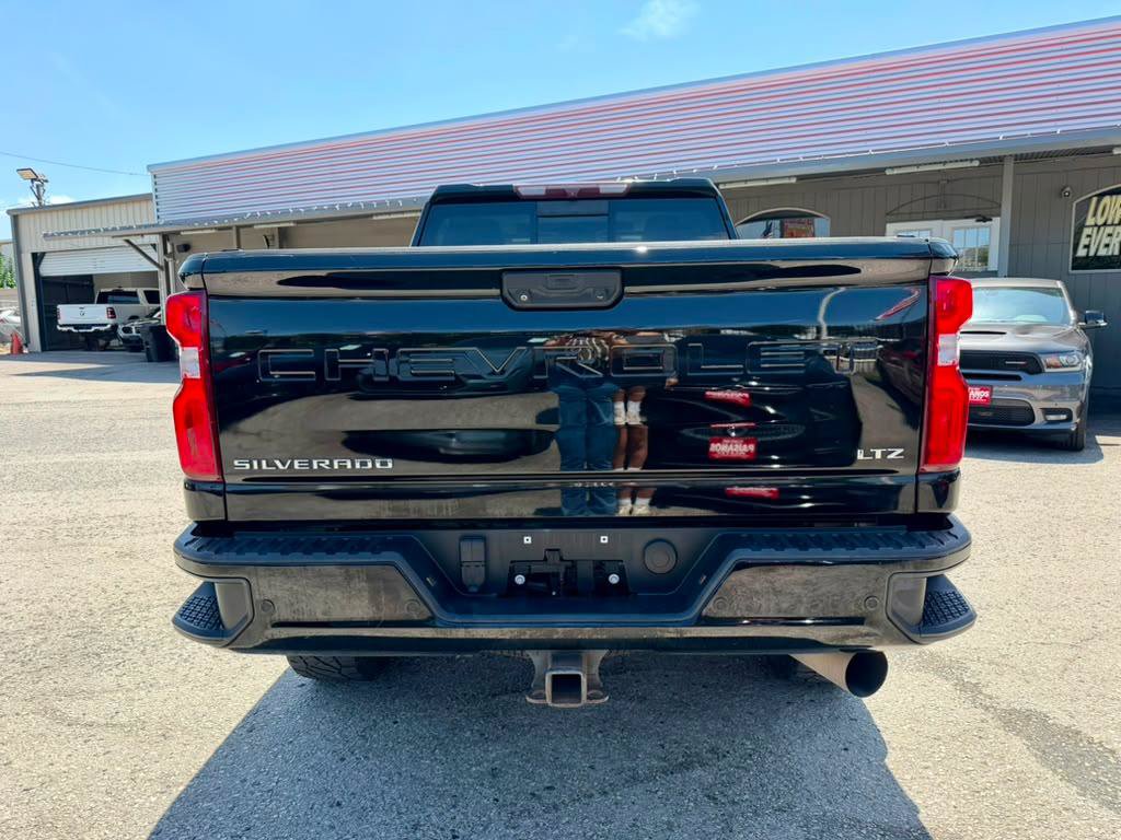 Used 2021 Chevrolet Silverado 2500 LTZ w/ Z71 Chrome Sport Edition AWD/4WD image 4
