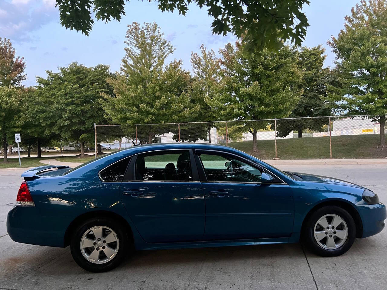 Used 2010 Chevrolet Impala LT w/ Convenience Package FWD image 22