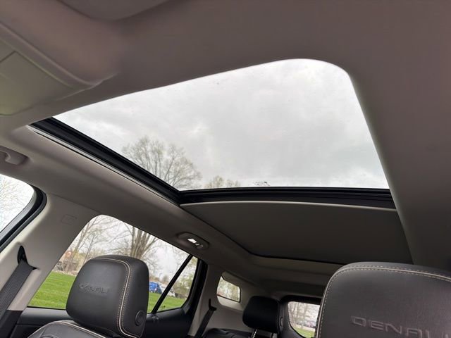 Used 2018 GMC Terrain Denali w/ Advanced Safety Package AWD/4WD image 6