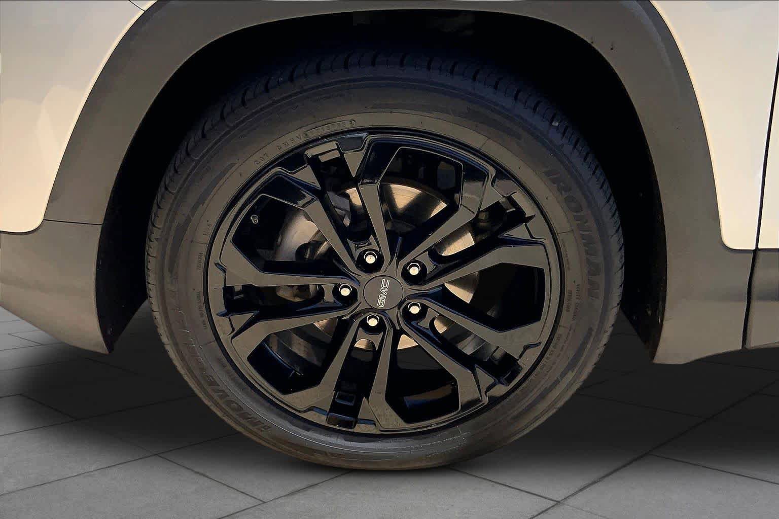 Used 2020 GMC Terrain SLE w/ Elevation Edition FWD image 11
