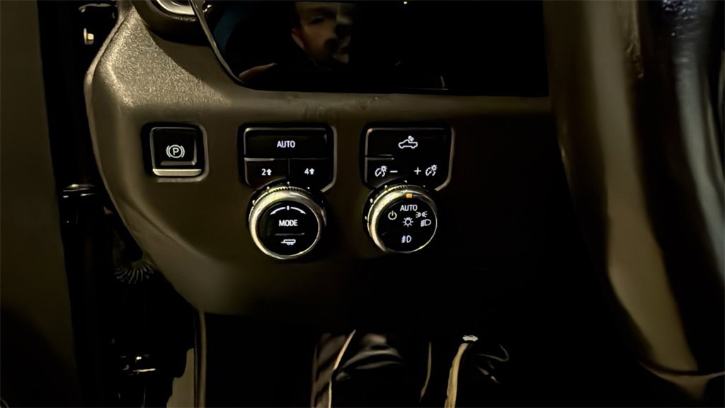 Used 2022 GMC Sierra 1500 Elevation image 32