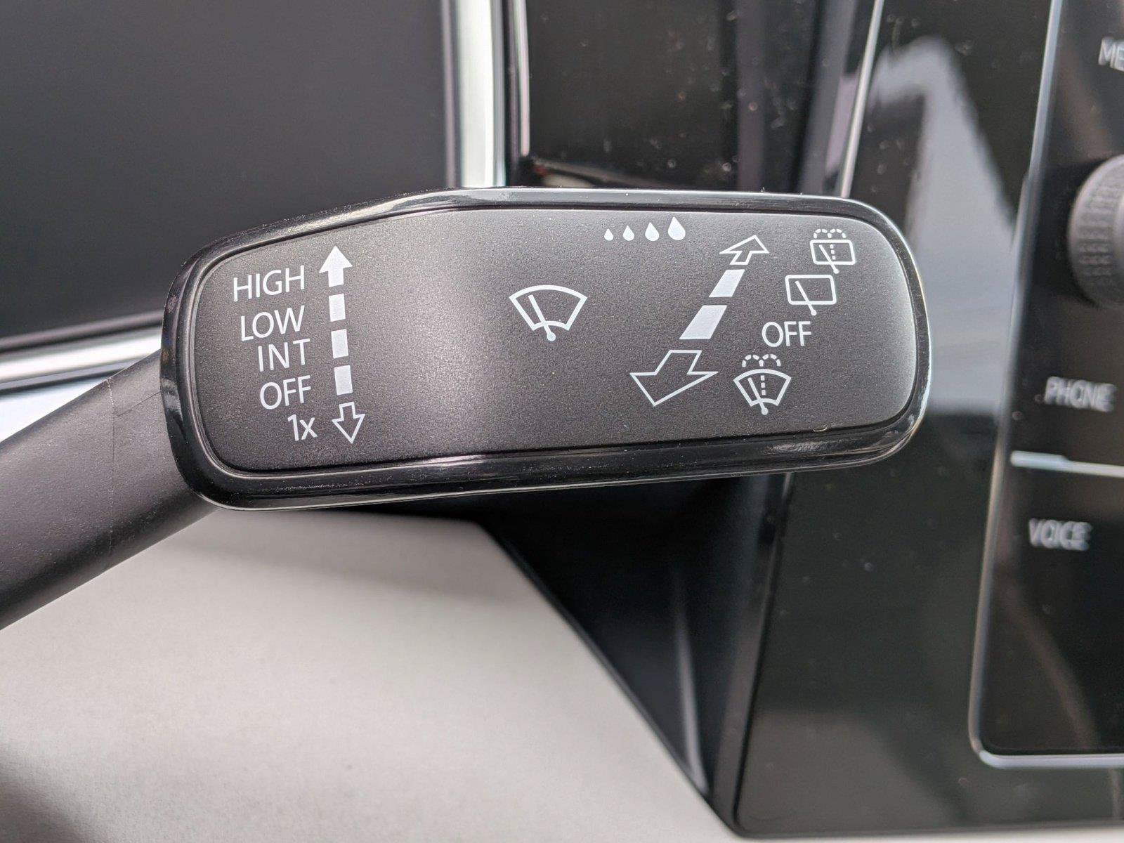 New 2026 Volkswagen Taos SE AWD/4WD image 24
