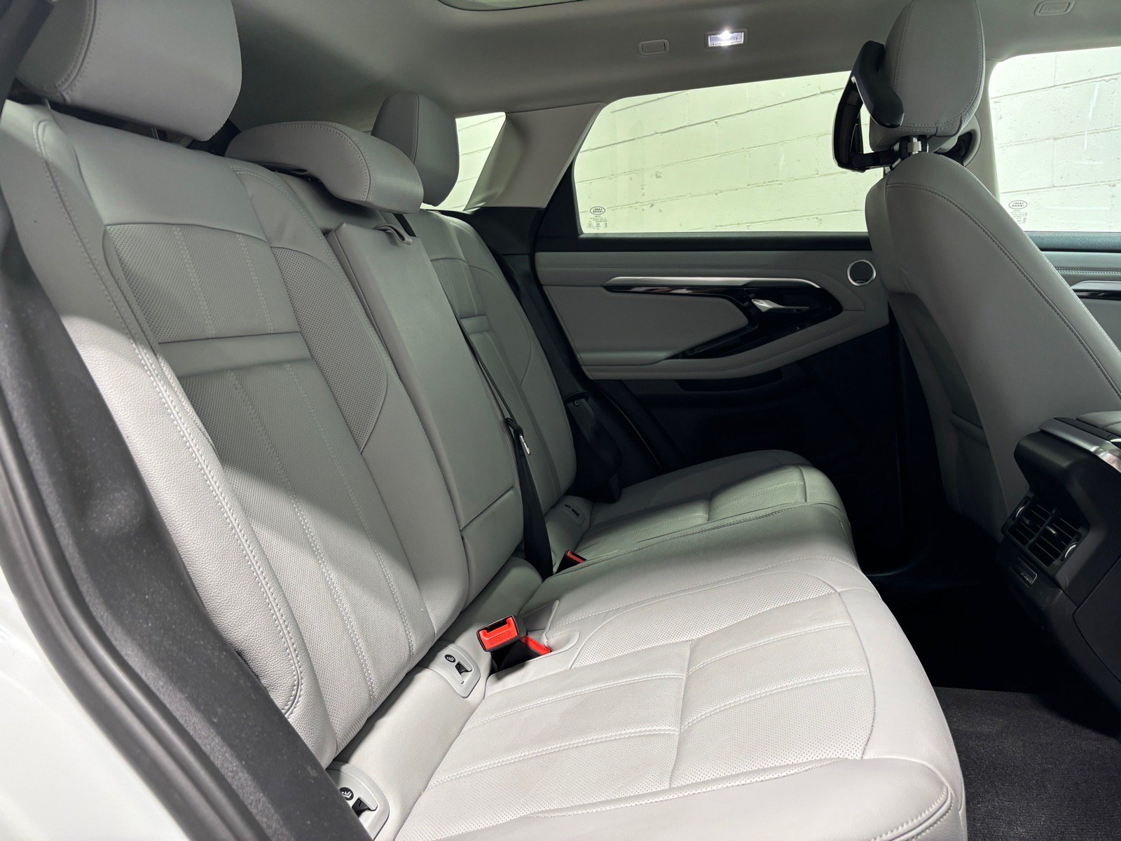 Used 2023 Land Rover Range Rover Evoque SE AWD/4WD image 38