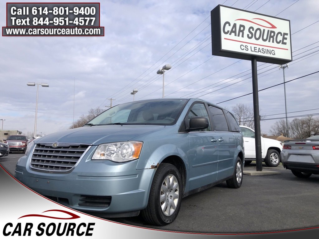 Used 2009 Chrysler Town & Country LX image 1