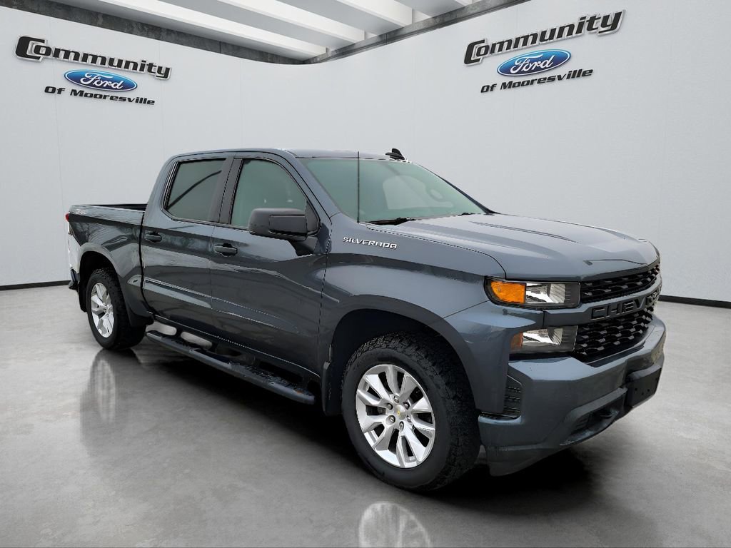 Used 2019 Chevrolet Silverado 1500 Custom w/ Custom Value Package image 3