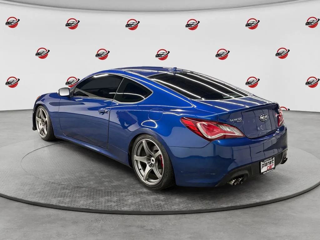 Used 2015 Hyundai Genesis 3.8 RWD image 3