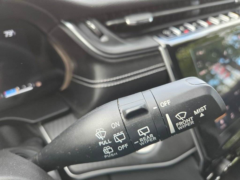 Used 2023 Jeep Grand Cherokee Altitude image 28