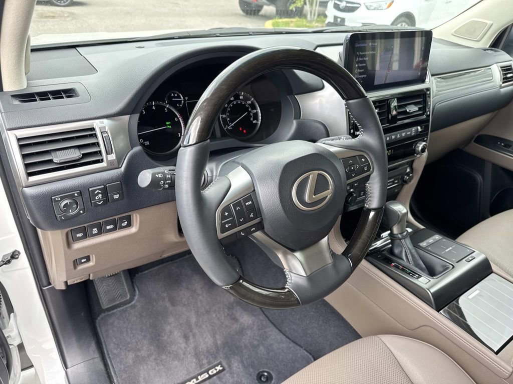 Used 2023 Lexus GX 460 Premium image 18