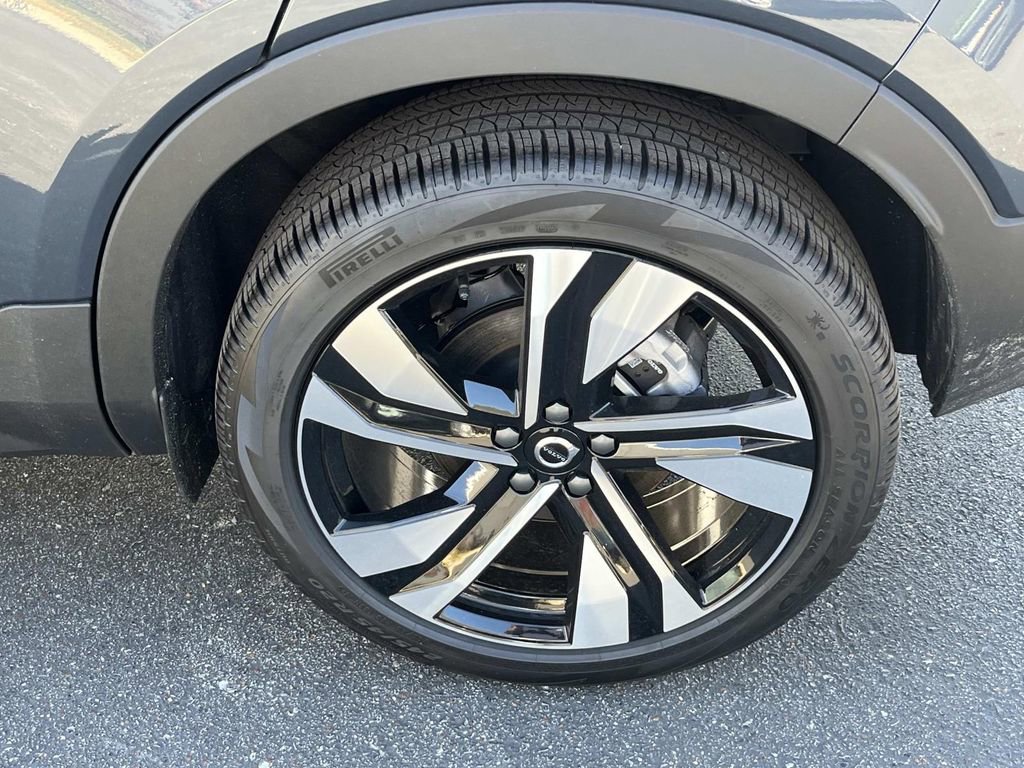 New 2026 Volvo XC40 B5 Ultra w/ Climate Package image 11