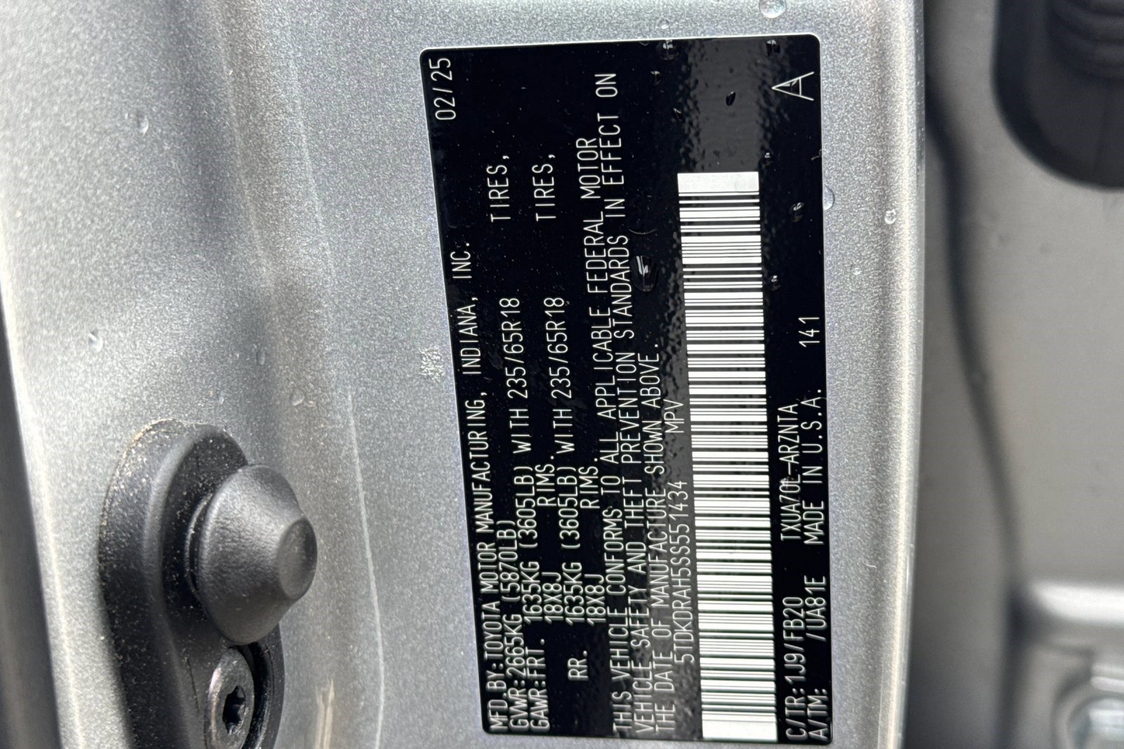 Used 2025 Toyota Highlander LE image 24