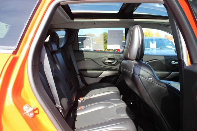 Used 2021 Jeep Cherokee Latitude Lux w/ Sun & Sound Group image 30