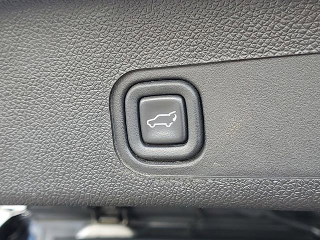 Used 2012 GMC Yukon Denali AWD/4WD image 9