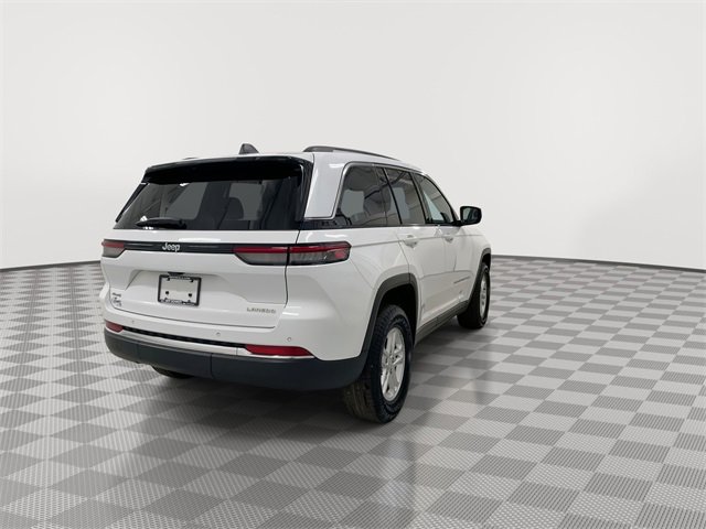 Used 2024 Jeep Grand Cherokee Laredo image 11
