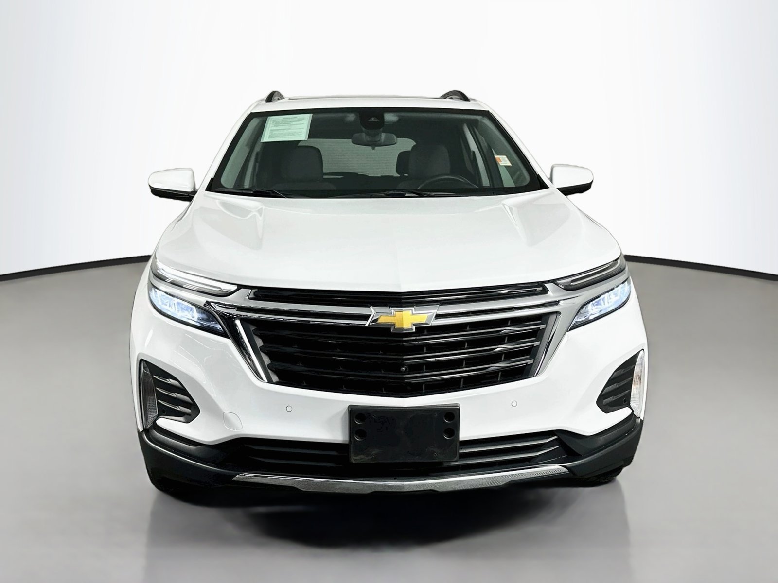 Used 2024 Chevrolet Equinox LT AWD/4WD image 2