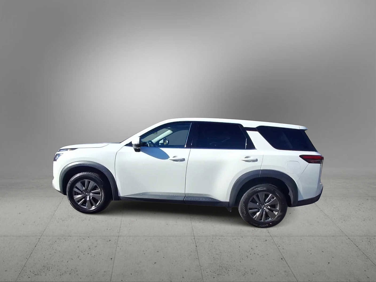 Used 2022 Nissan Pathfinder S w/ Cargo Package image 5