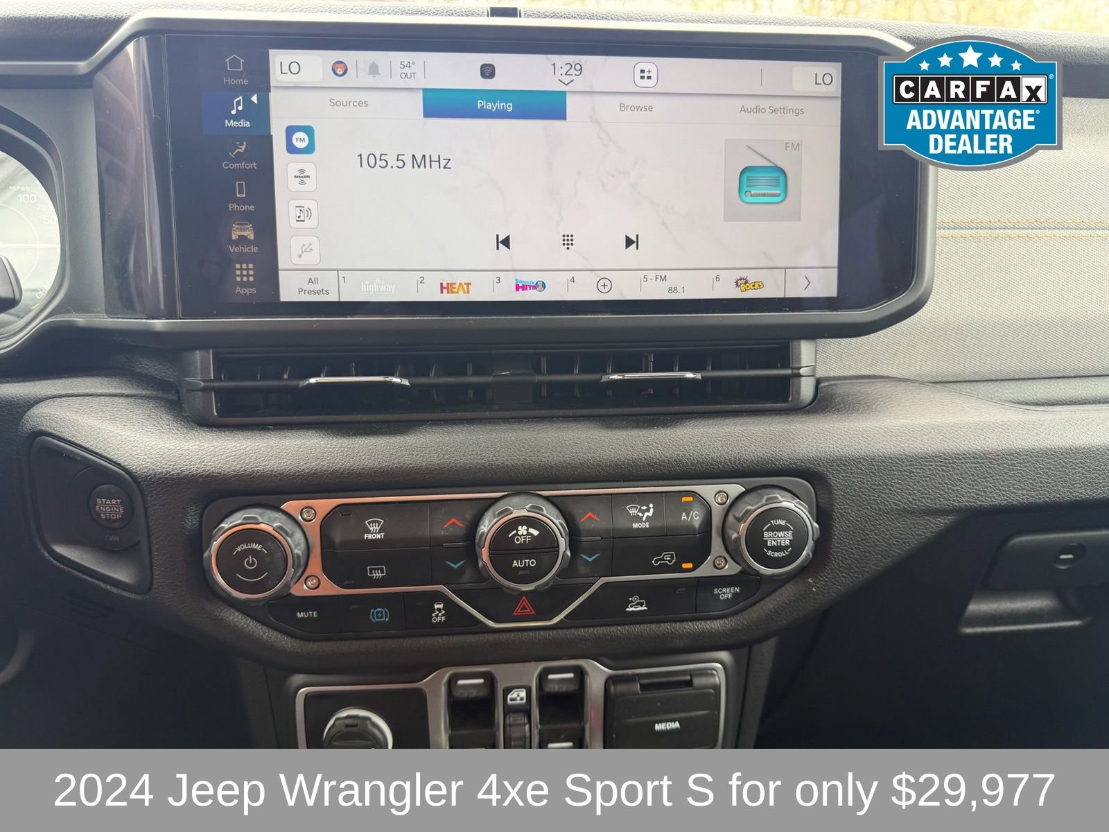 Used 2024 Jeep Wrangler Unlimited image 17