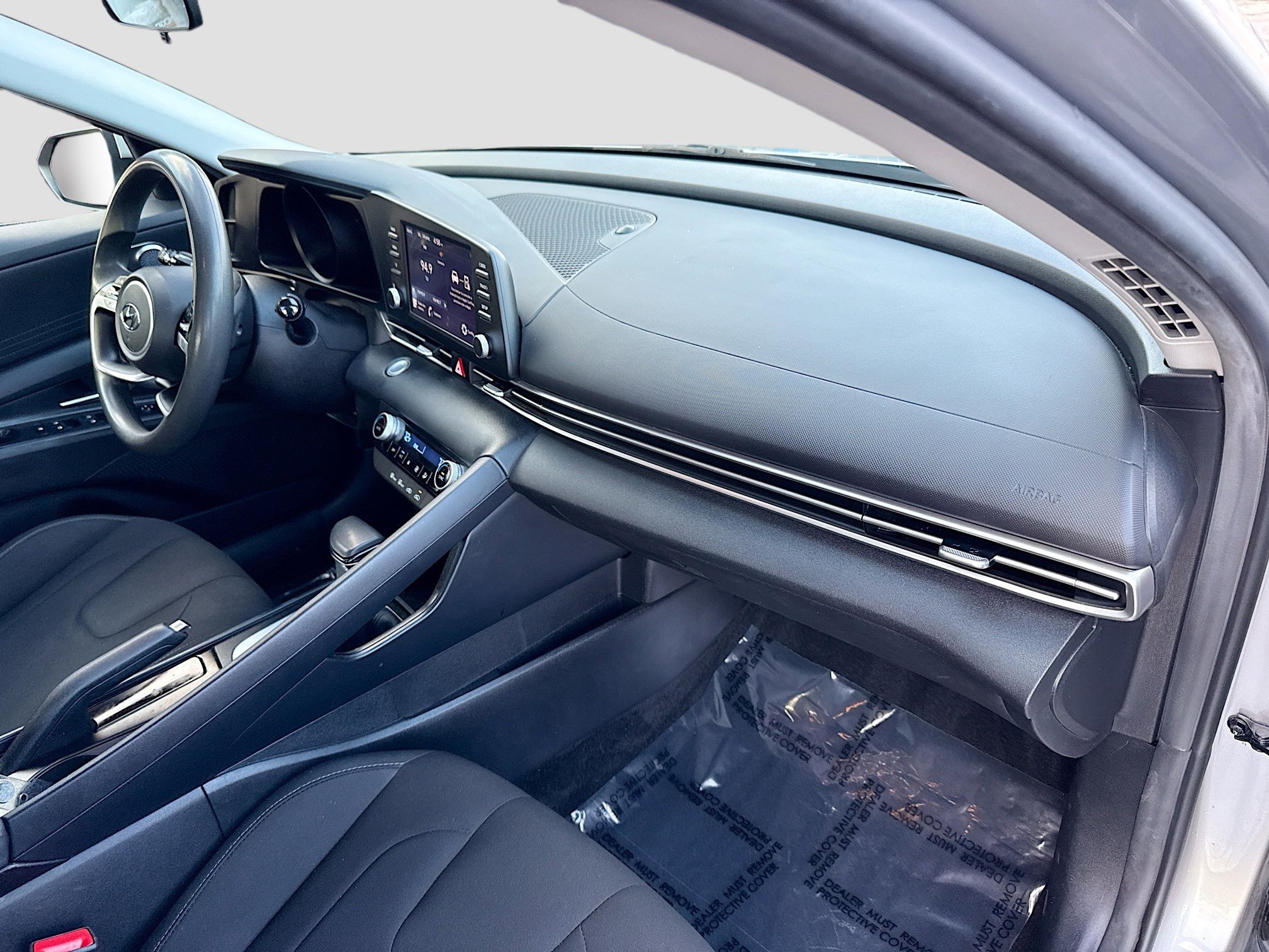 Used 2023 Hyundai Elantra SEL w/ Cargo Package image 27